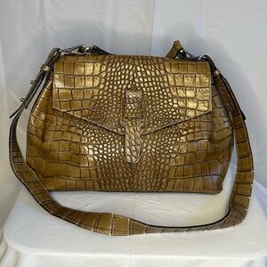 Tan Crocodile Pattern Genuine Leather Shoulder Bag